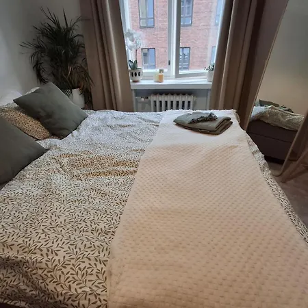 Eerikinkatu 31 B 27 * Helsinki